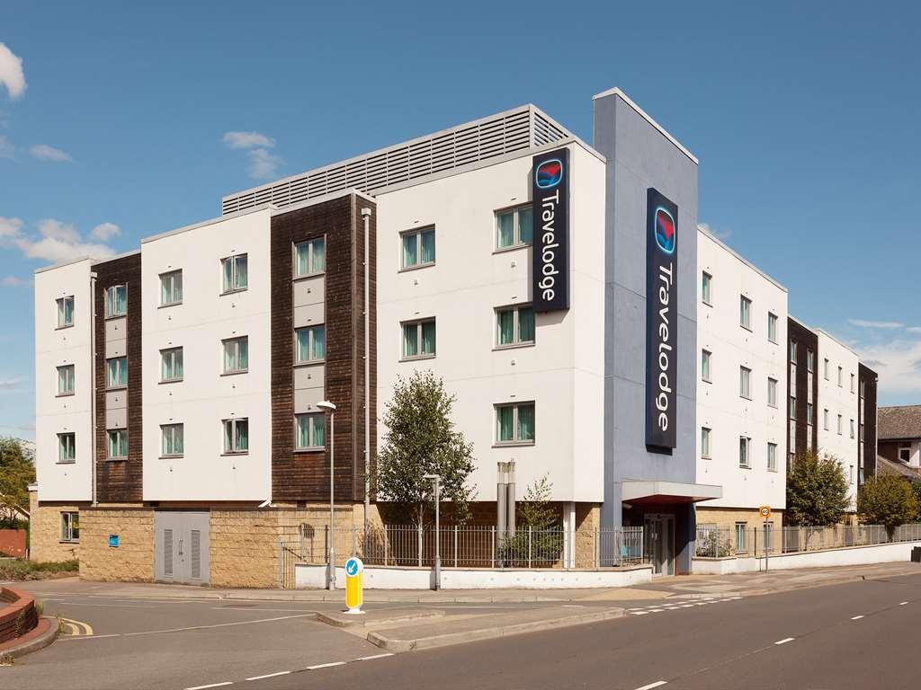 Travelodge Bracknell Central Exterior photo