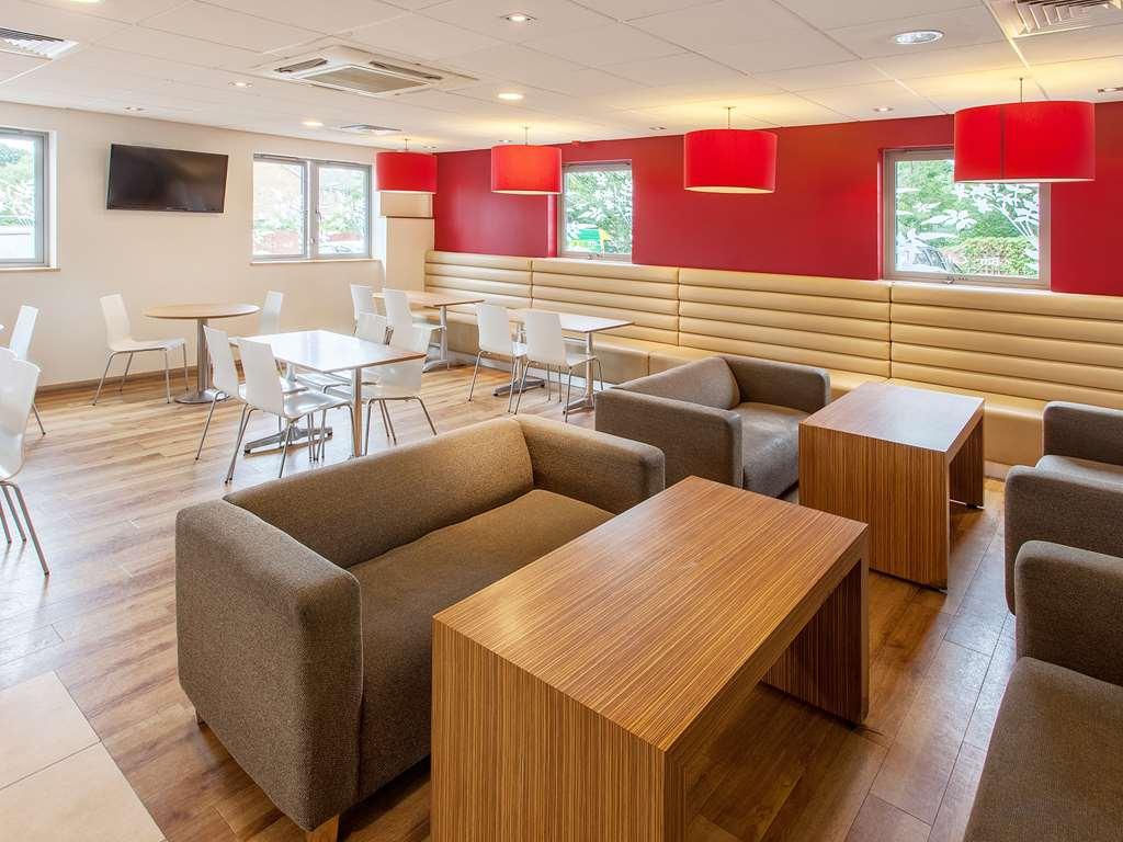 Travelodge Bracknell Central Restaurant photo