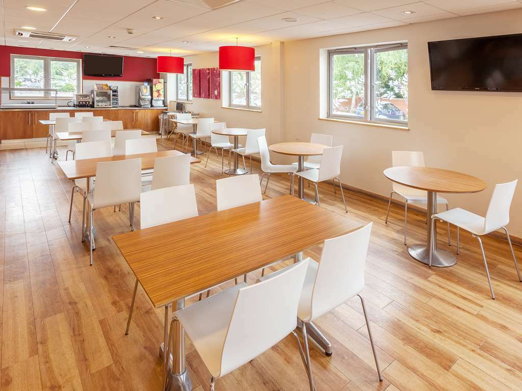 Travelodge Bracknell Central Restaurant photo